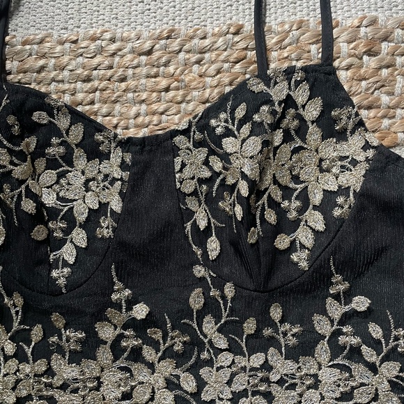 Black and gold zip up top - Picture 2 of 7